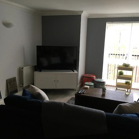 Godwin Court 21 Apartment สวินดอน ภายนอก รูปภาพ